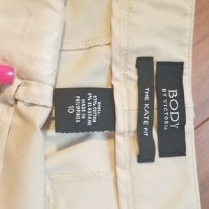 Body by Victoria dress pants size 10 Cream